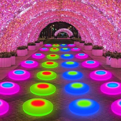 Хорошая цена IP68 Modern Custom RGB 16 Color Change Outdoor LED Stage Lights Disco LED танцевальные плитки с индексом цветопередачи Ra 50 онлайн